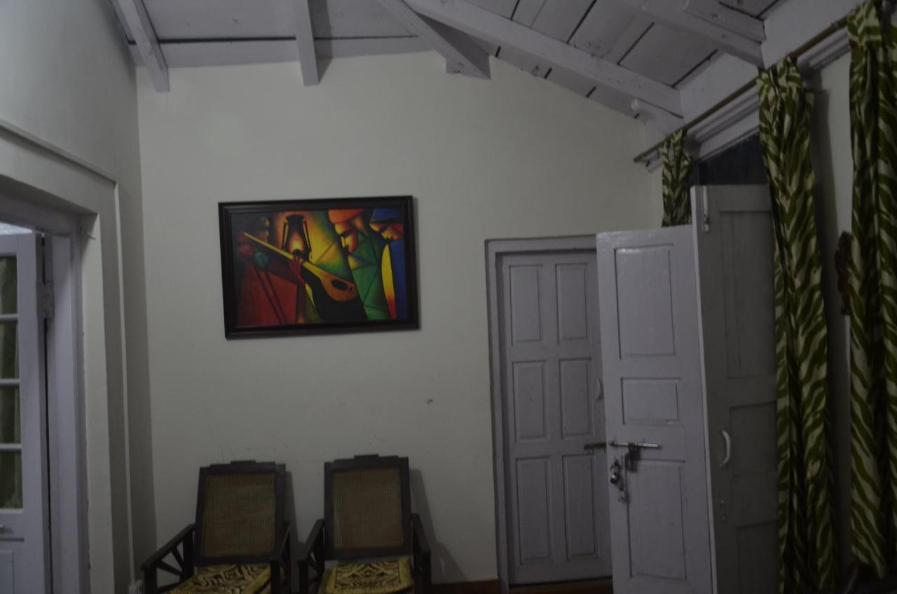 Dingle House , A Heritage House Далхаузи Экстерьер фото